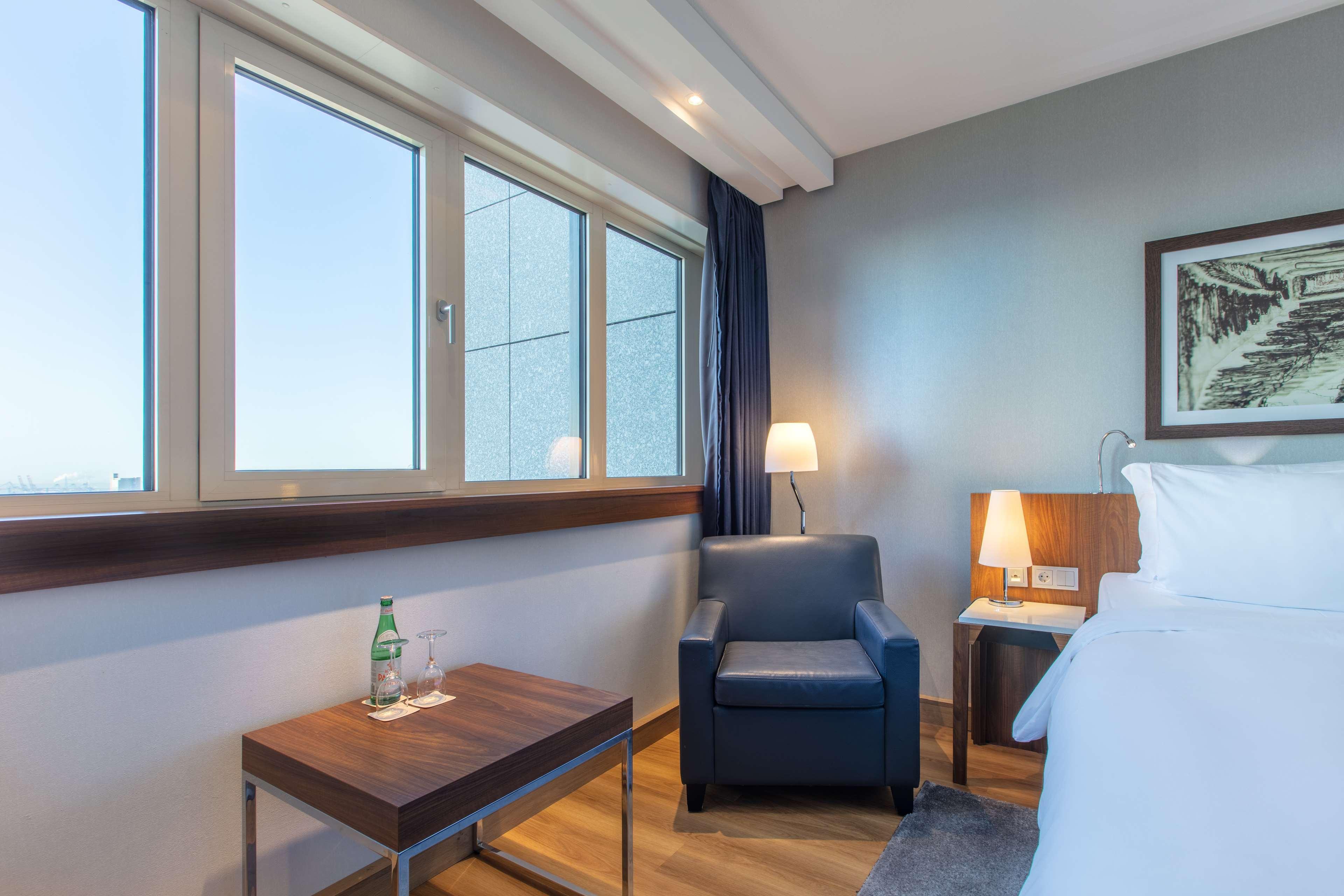 Radisson Blu Hotel, Хамбург Екстериор снимка