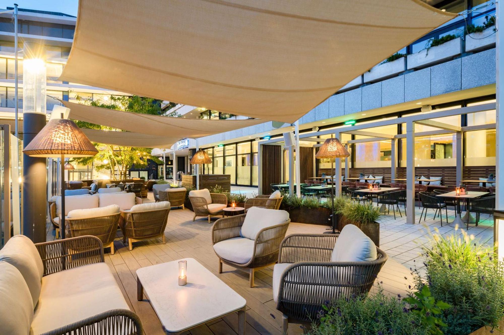 Radisson Blu Hotel, Хамбург Екстериор снимка