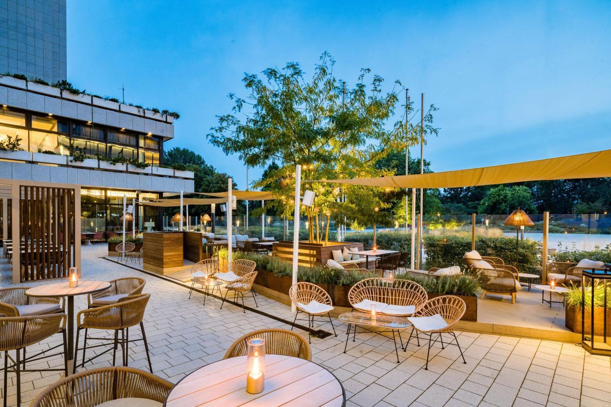 Radisson Blu Hotel, Хамбург Екстериор снимка