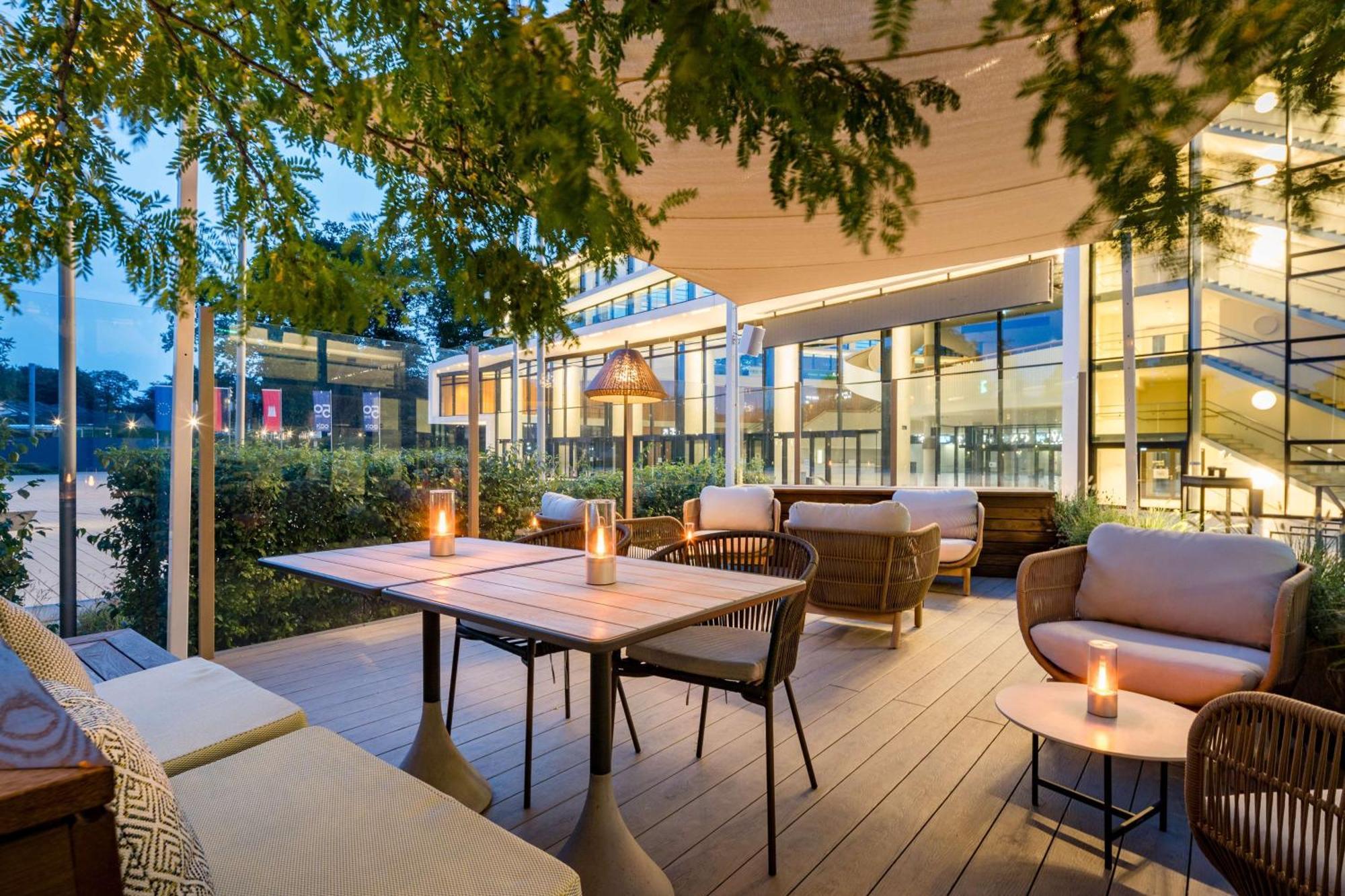 Radisson Blu Hotel, Хамбург Екстериор снимка