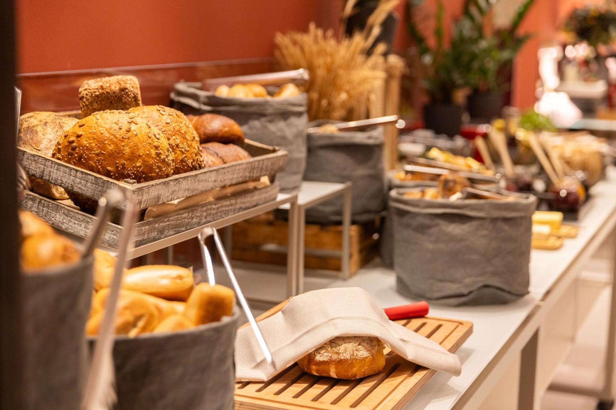 Radisson Blu Hotel, Хамбург Екстериор снимка